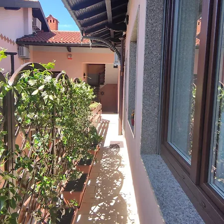 Jasmine Malpensa & Busto Center Appartement Busto Arsizio Buitenkant foto